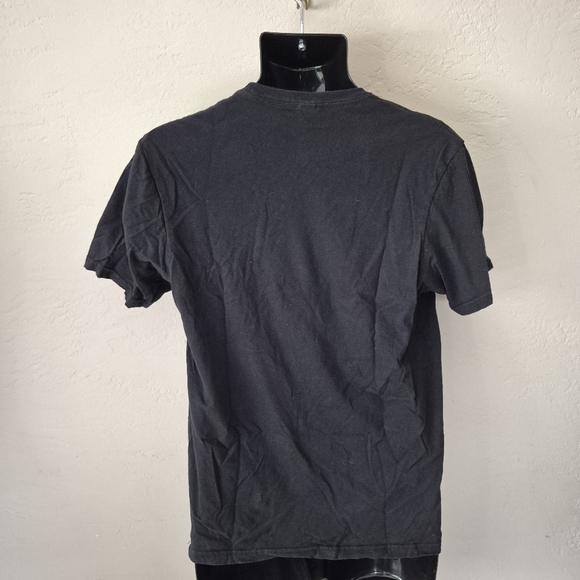 Gildan Black Graphic Tee with Retro Rockabilly Design Medium - Picture 3 of 6